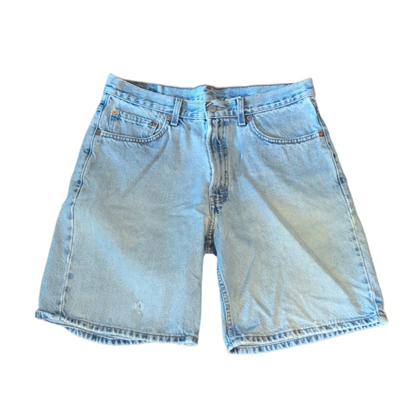 Levi's Other - Levi's 550 light wash relaxed denim jean shorts. Sz 34